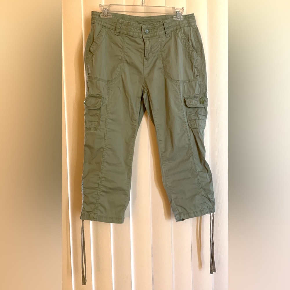 Women’s Cargo Capri Pants with Drawstring Leg Hems